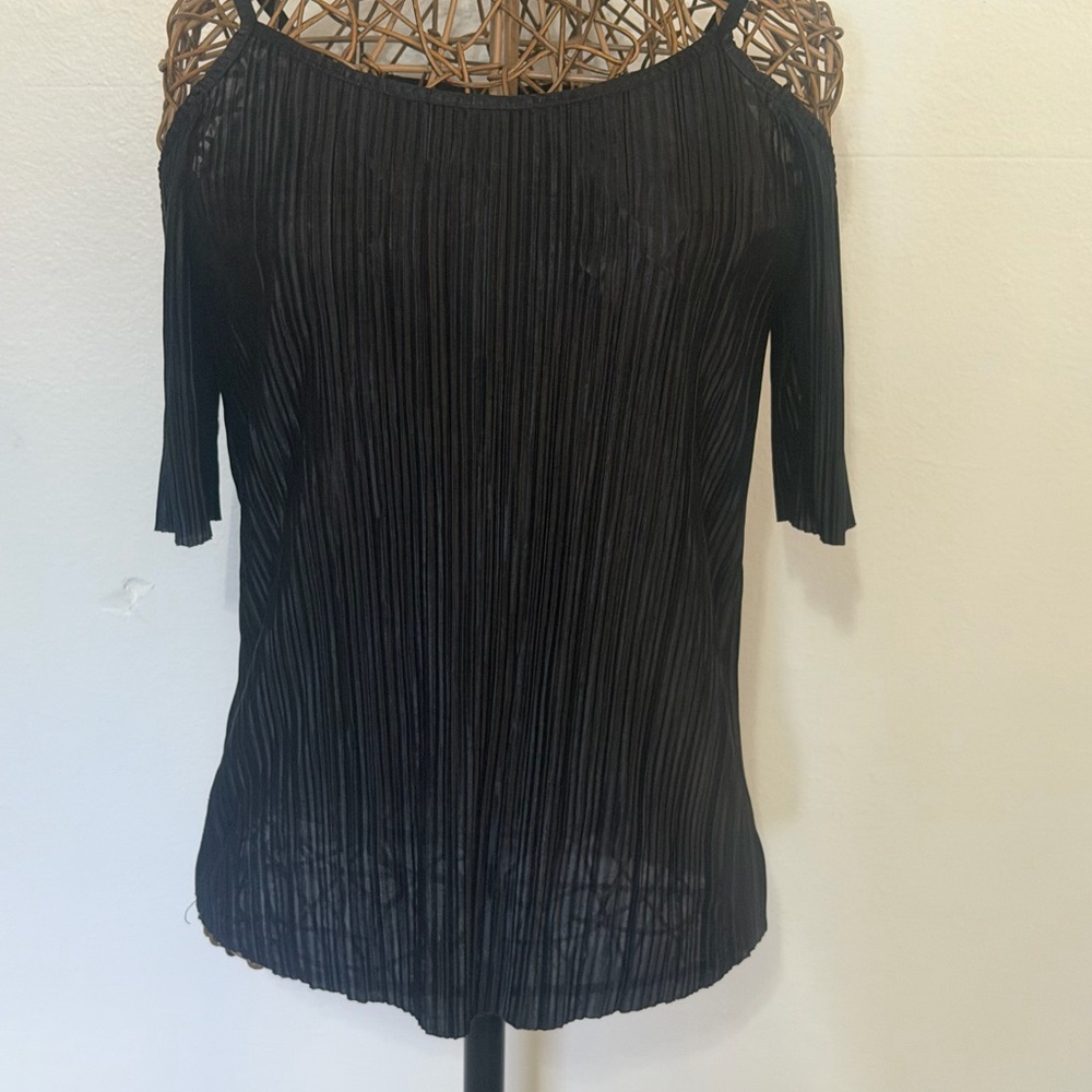Absolute Angel Black Pleated Cold-Shoulder Short Sleeve Top